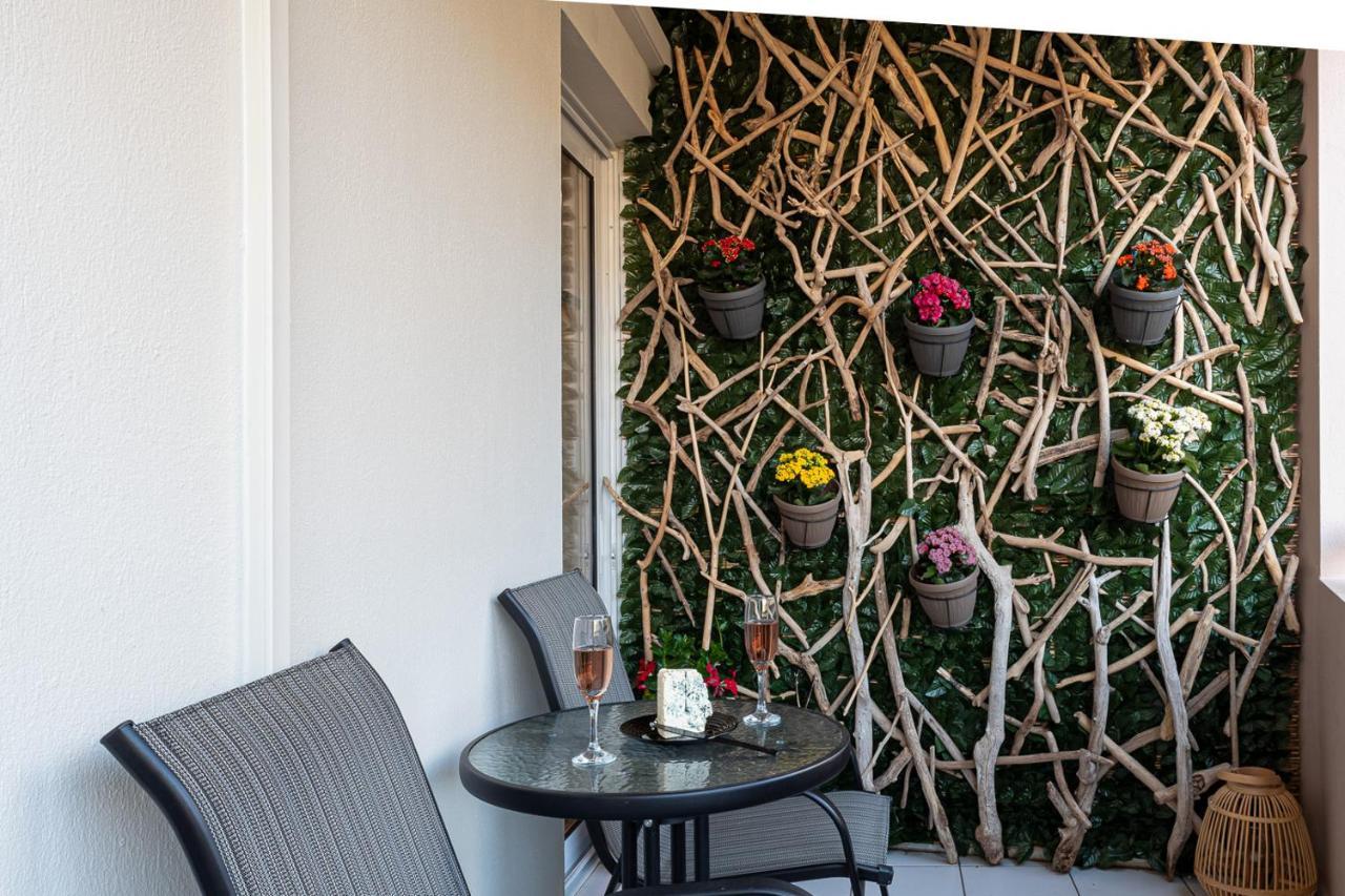 Kentia Modern/artistic Apartment